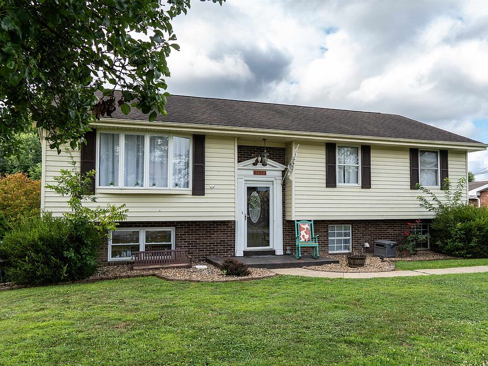 1st image of 1492 S Calumet Dr