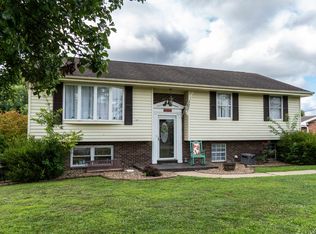 1492 S Calumet Dr, Worthington, KY 41183
