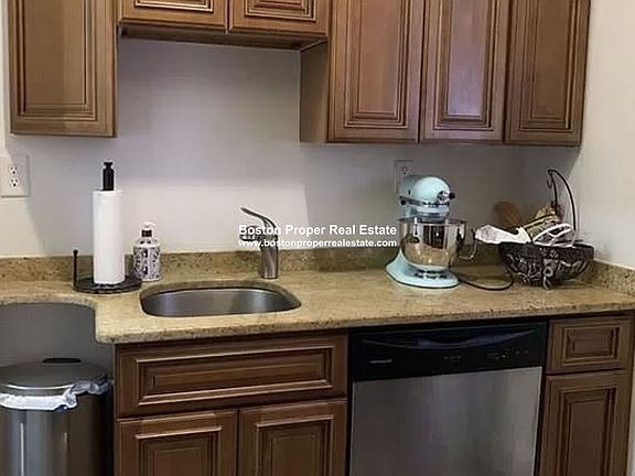 27.5 Massachusetts Ave. #4 Boston - Back Bay Unit Photo 2