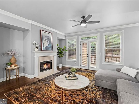 5th image of 1044 Township Sq