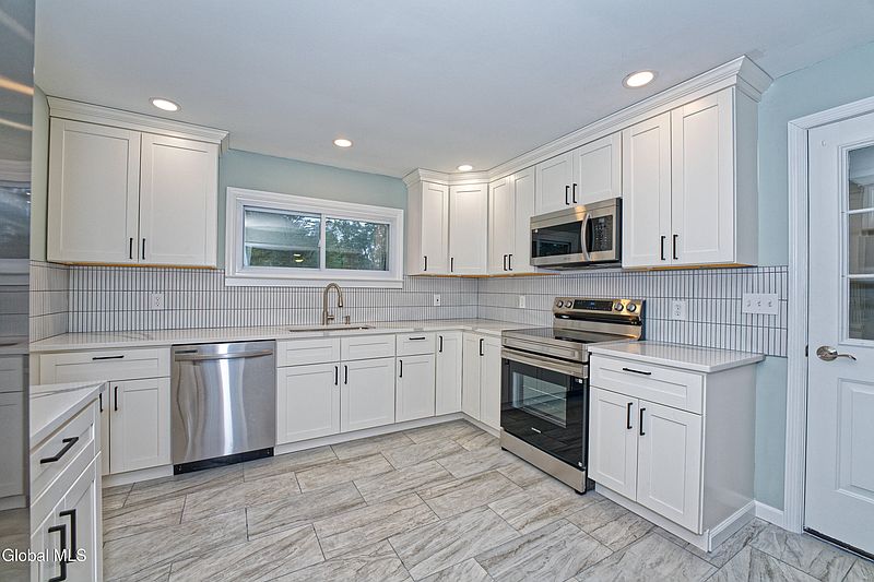 3rd image of 41 Glenridge Road