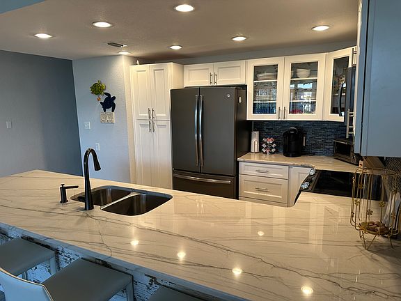 2nd image of 520 S Peninsula Ave APT 1C1