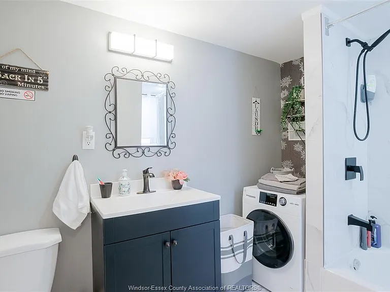 639 Watkins St — Photo 12