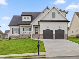 162 Bending Oak Dr, Chickamauga, GA 30707