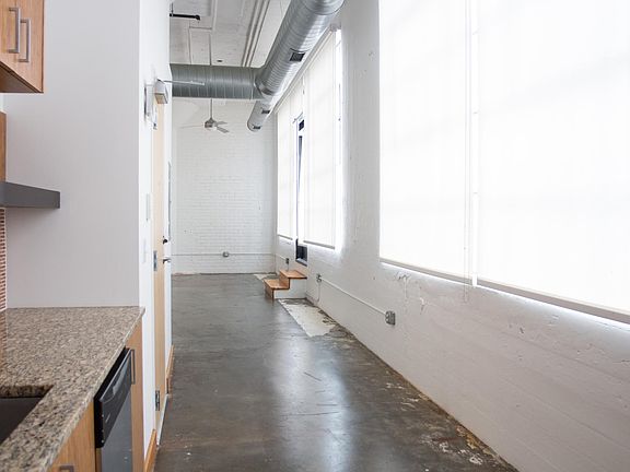4th image of 900 Terminal Pl APT 301