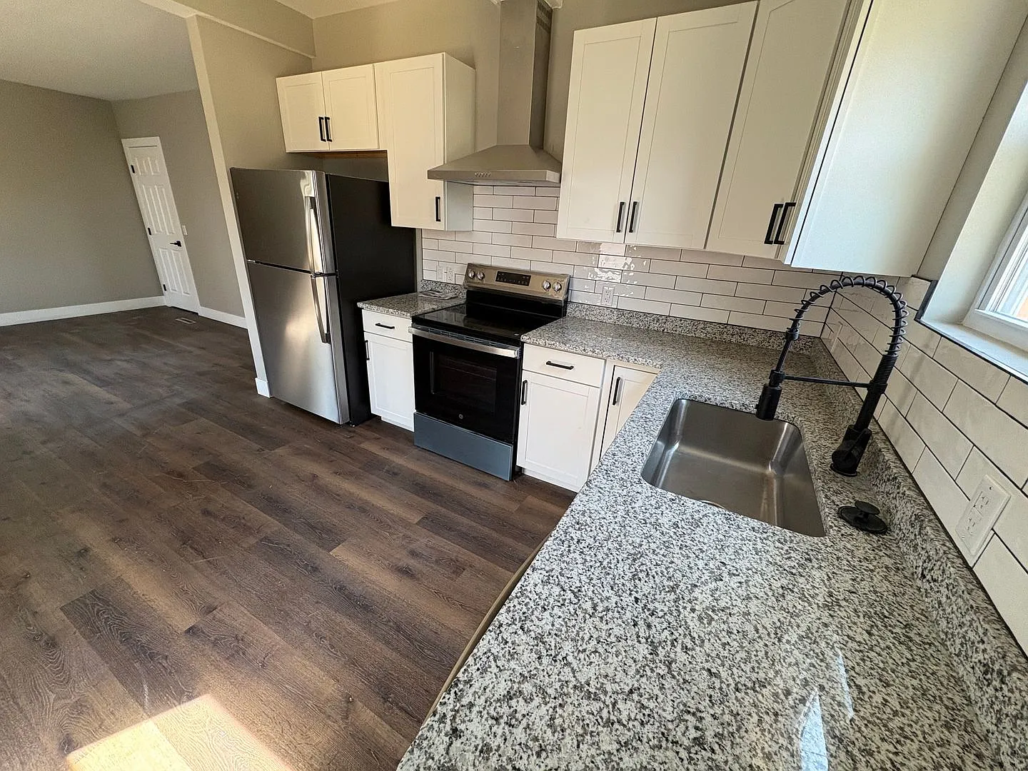 668 Wager St. — Photo 2