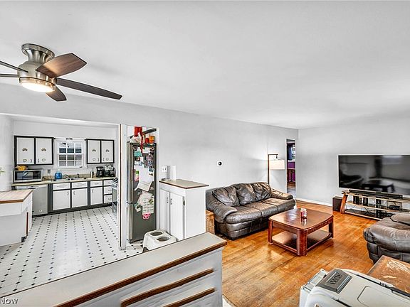 3rd image of 15408 Darke Blvd