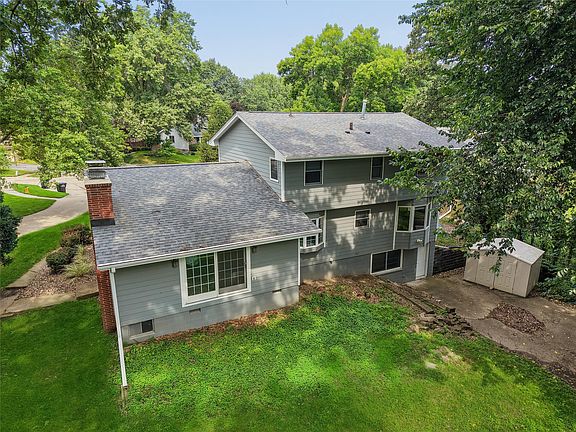 3rd image of 2905 37th St