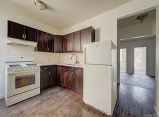 7247 Metropolitan Ave #2F, Middle Village, NY 11379