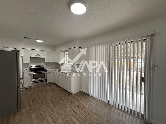 5th image of 4410 Moana Dr