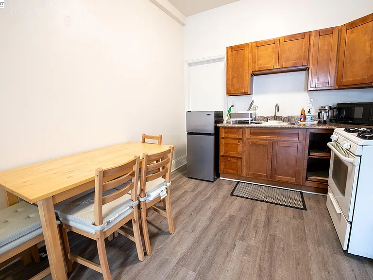 1724 Palmetto Ave — Photo 2