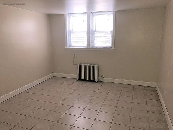 5th image of 22 Linden St APT 5