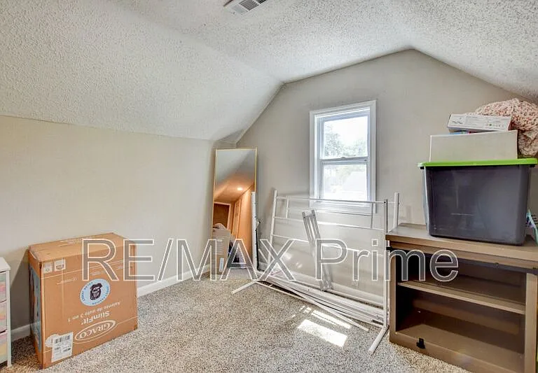2 Clover St — Photo 12