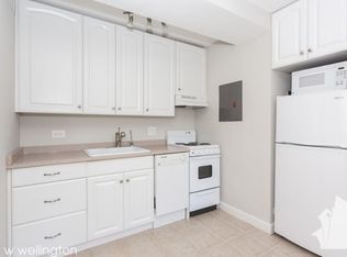 447 W Wellington Ave #1811, Chicago, IL 60657