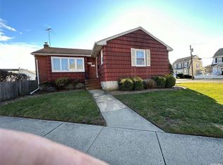 47 Pershing Ave, Valley Stream, NY 11581