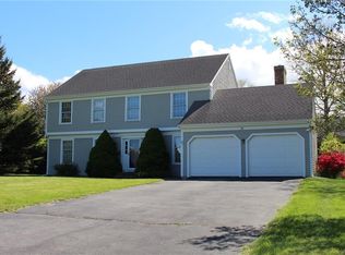 301 Meadow Ln, Middletown, RI 02842