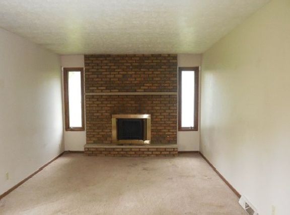 2nd image of 4640 Luna Dr