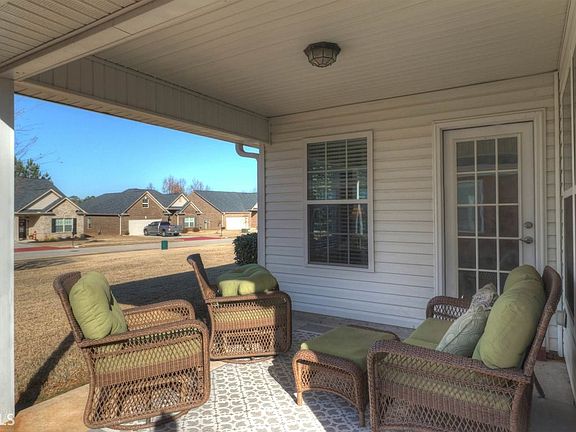 3rd image of 1353 Jubilee Ln