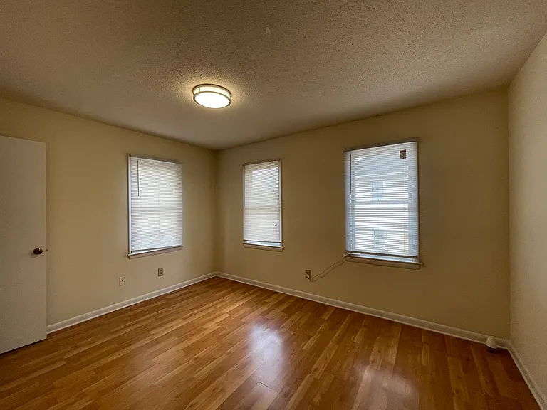 1009 Carlton Ave #B — Photo 9