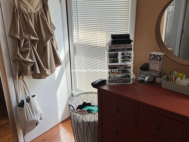 85R Glen St — Photo 7