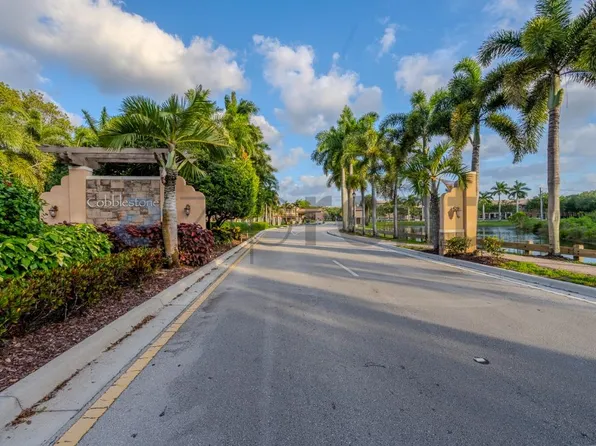 708 SW 147th Ave, Pembroke Pines, FL 33027