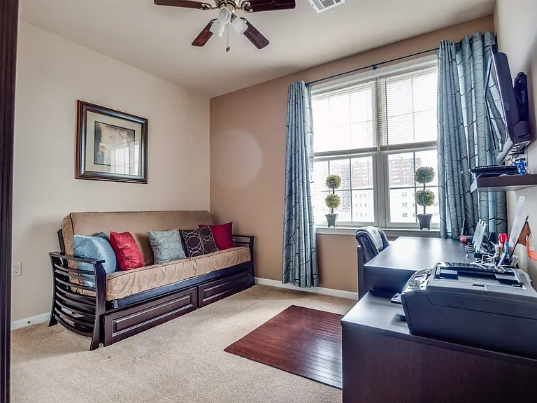 1209 Summit Ave #420 — Photo 10