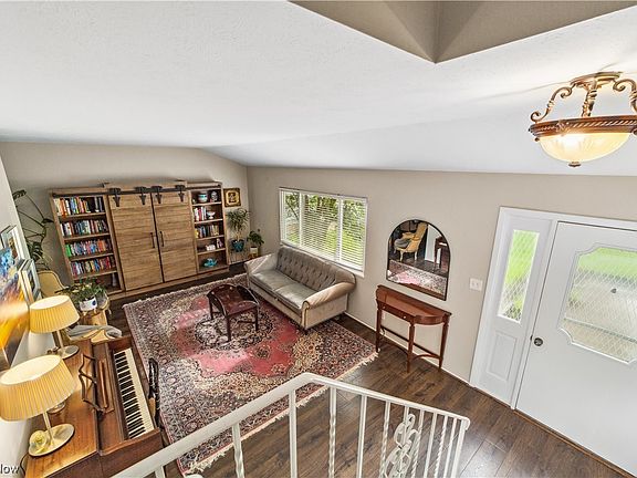 3rd image of 6556 Forest Glen Ave