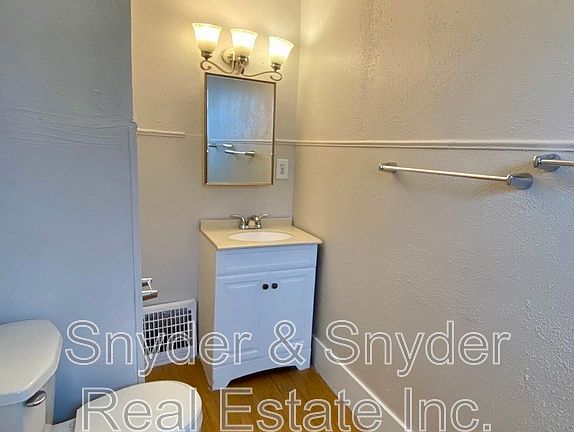 3rd image of 39 Brown St #39