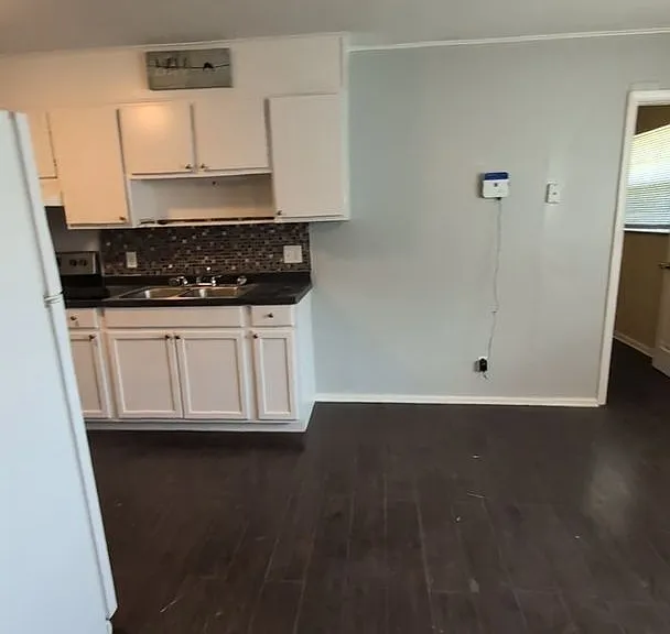 1619 Jefferson St — Photo 8