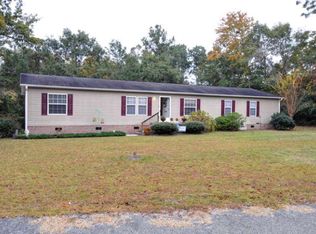 139 Groves Point Cir, Hampstead, NC 28443