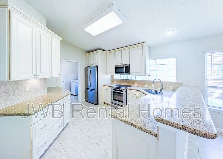 1672 Blue Heron Ln — Photo 3
