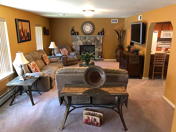 3rd image of 261 Scotch Pine Dr