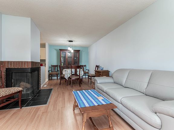 4th image of 2109 Saddleback Rd NW