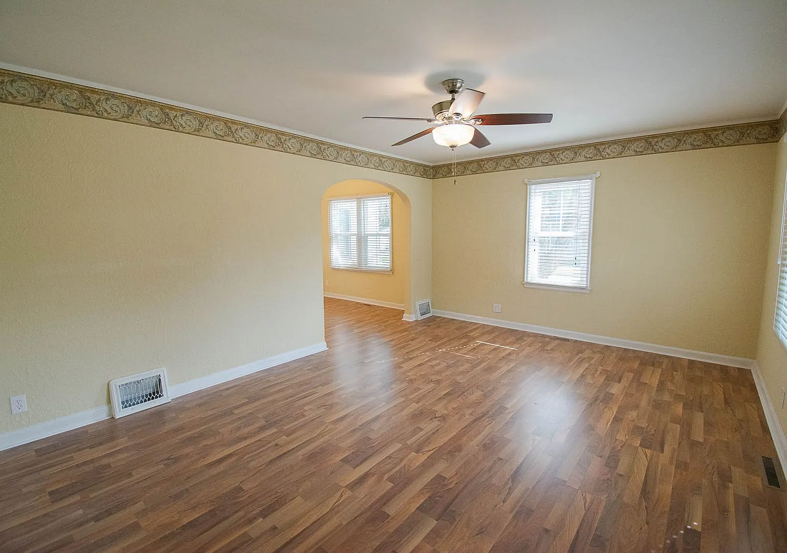 1003 6th St NW/700 9th Ave NW — Photo 2