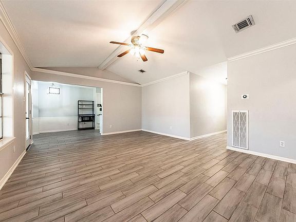 2nd image of 813 La Nell Dr