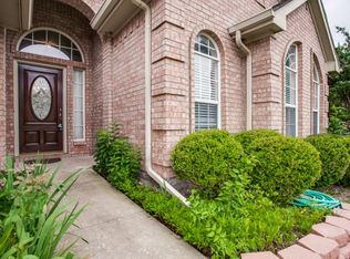 616 E Lynn Creek Dr, Arlington, TX 76002