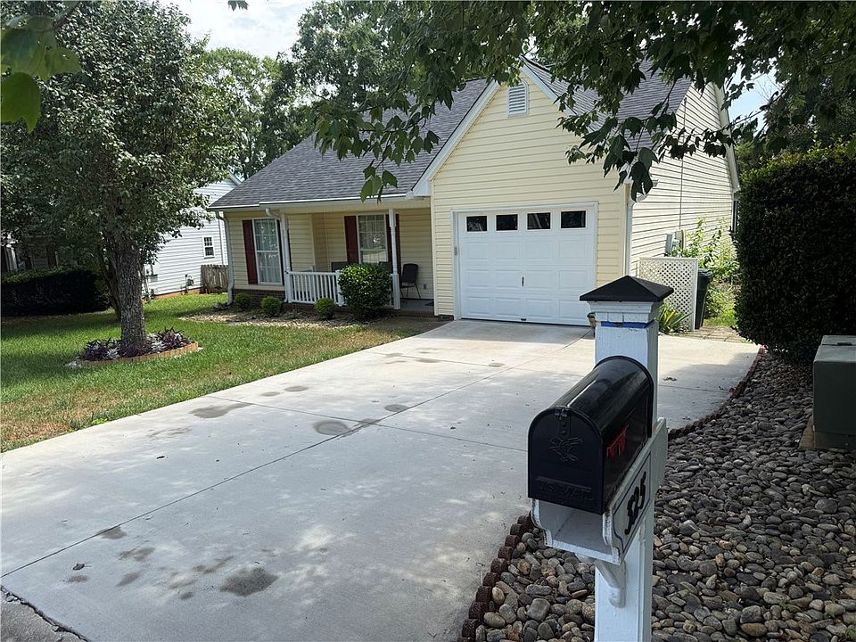 1st image of 325 S Sandy Brook Way