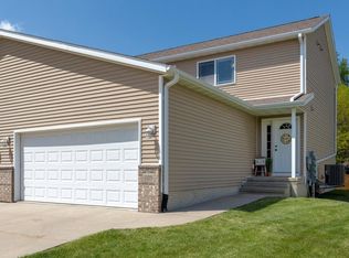 1029 Lois Ln, Waterloo, IA 50702