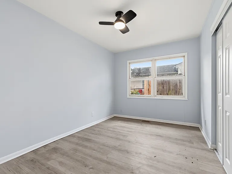 1441 W Lynn Dr — Photo 9