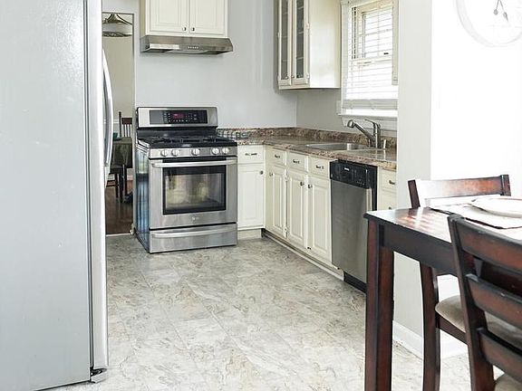 4th image of 7901 Anne Ct