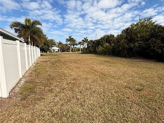 3rd image of 3099 Cussell Dr