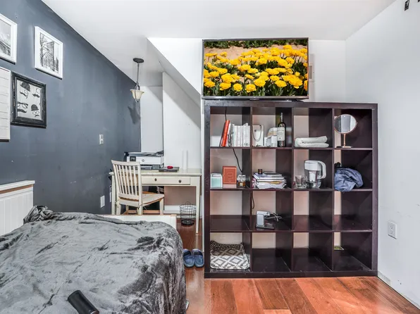 372 5th Street image 7 of 30