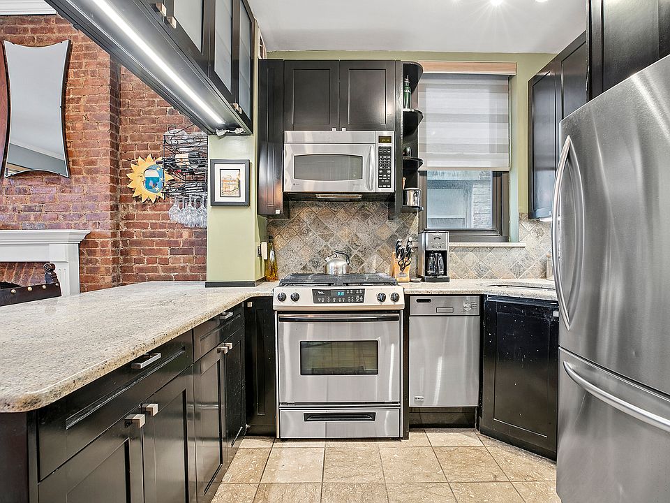 1st image of 36 W 35th St APT 6F