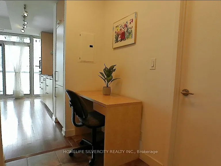 12 York St #601 — Photo 4