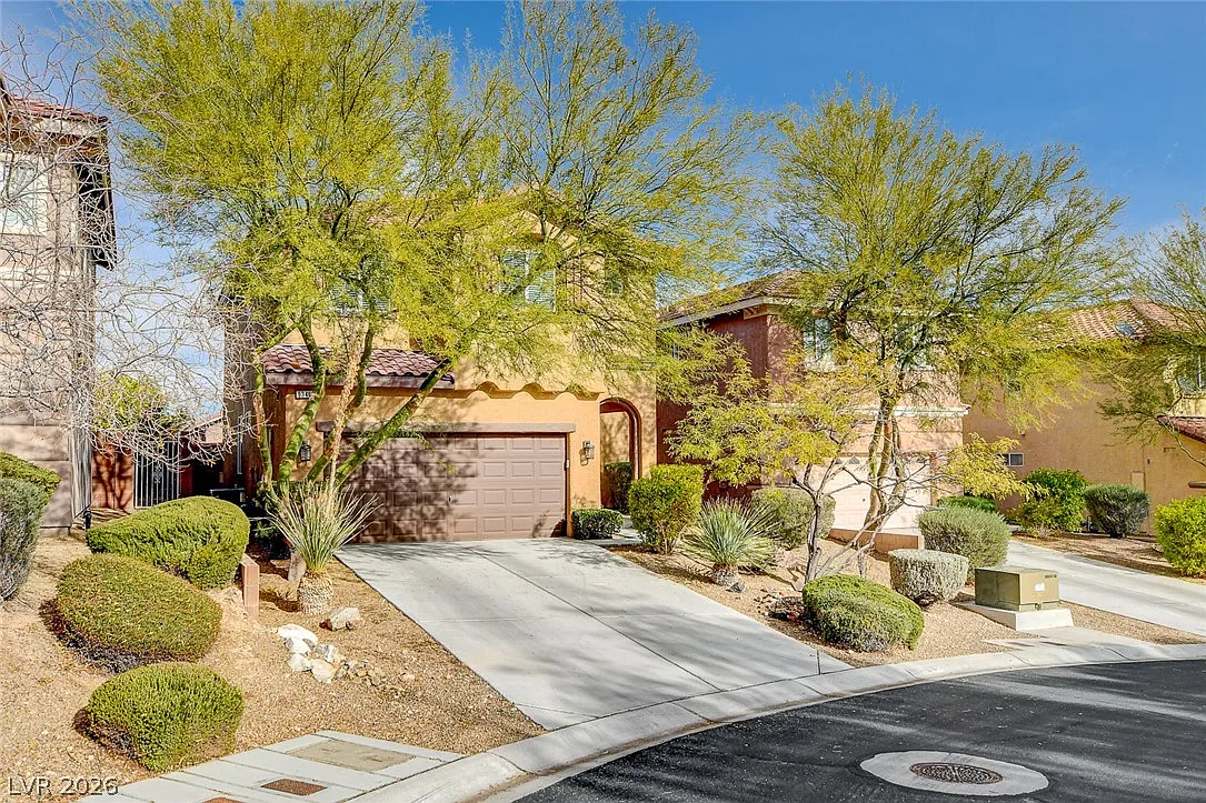 3 bed, 3.0 bath, 1995 sqft, $2,195 — Photo 3