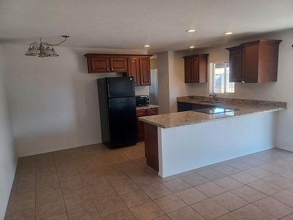 5th image of 3327 W Frier Dr
