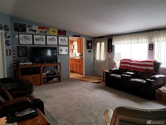 3rd image of 1914 Douglas Fir Dr