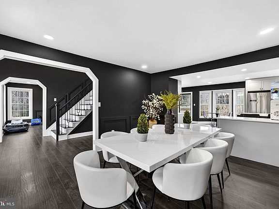 2nd image of 6658 Fox Den Rd