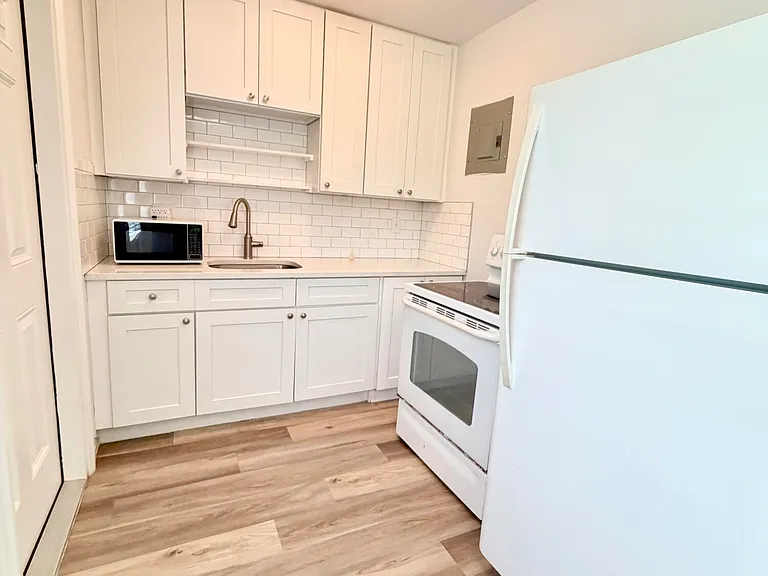 1502 N J St #2 — Photo 5