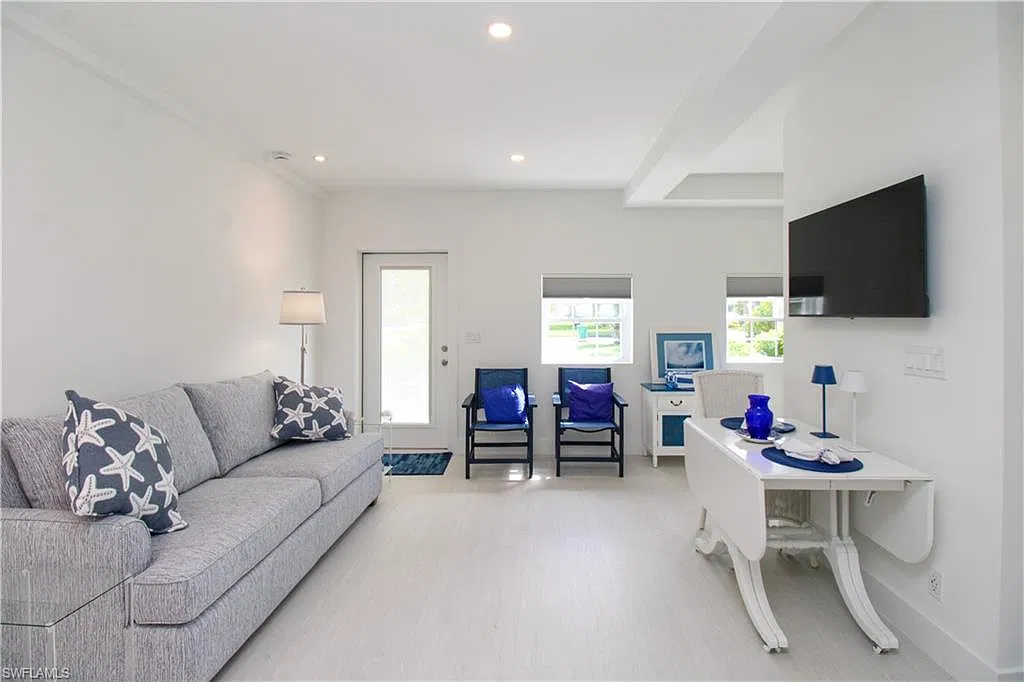 1 bed, 1.5 bath, 900 sqft, $6,500 — Photo 3